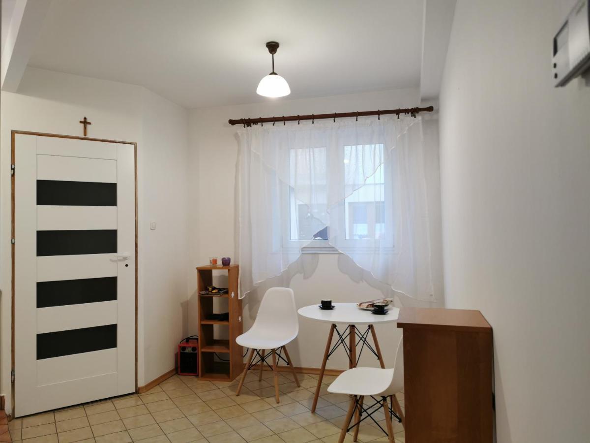 White Apartment Jablonna  Exterior photo